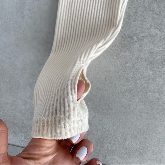 STORETS CUT OUT TOP WITH THUMB OPENINGS - Picture 7 of 11